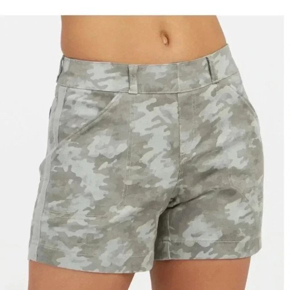 Spanx Stretch Twill Short - Picture 1 of 8
